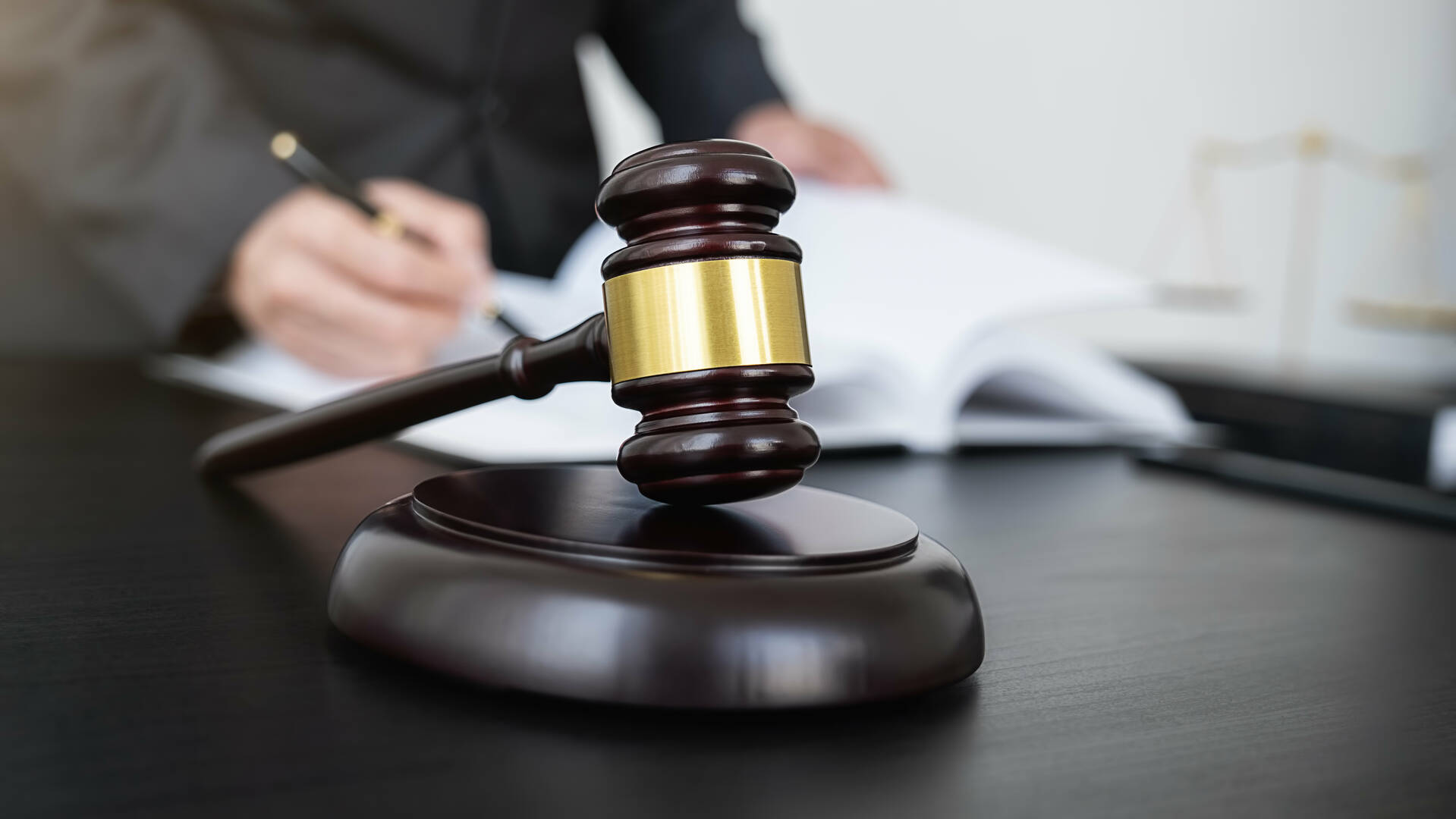 Suburban Legal Group PC logo