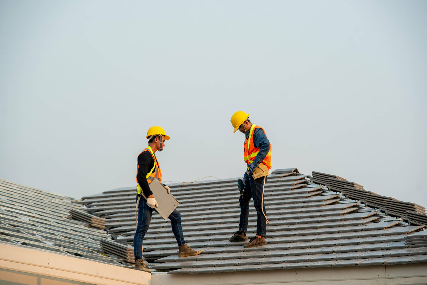 CustomCraft Roofing & Construction, LLC logo