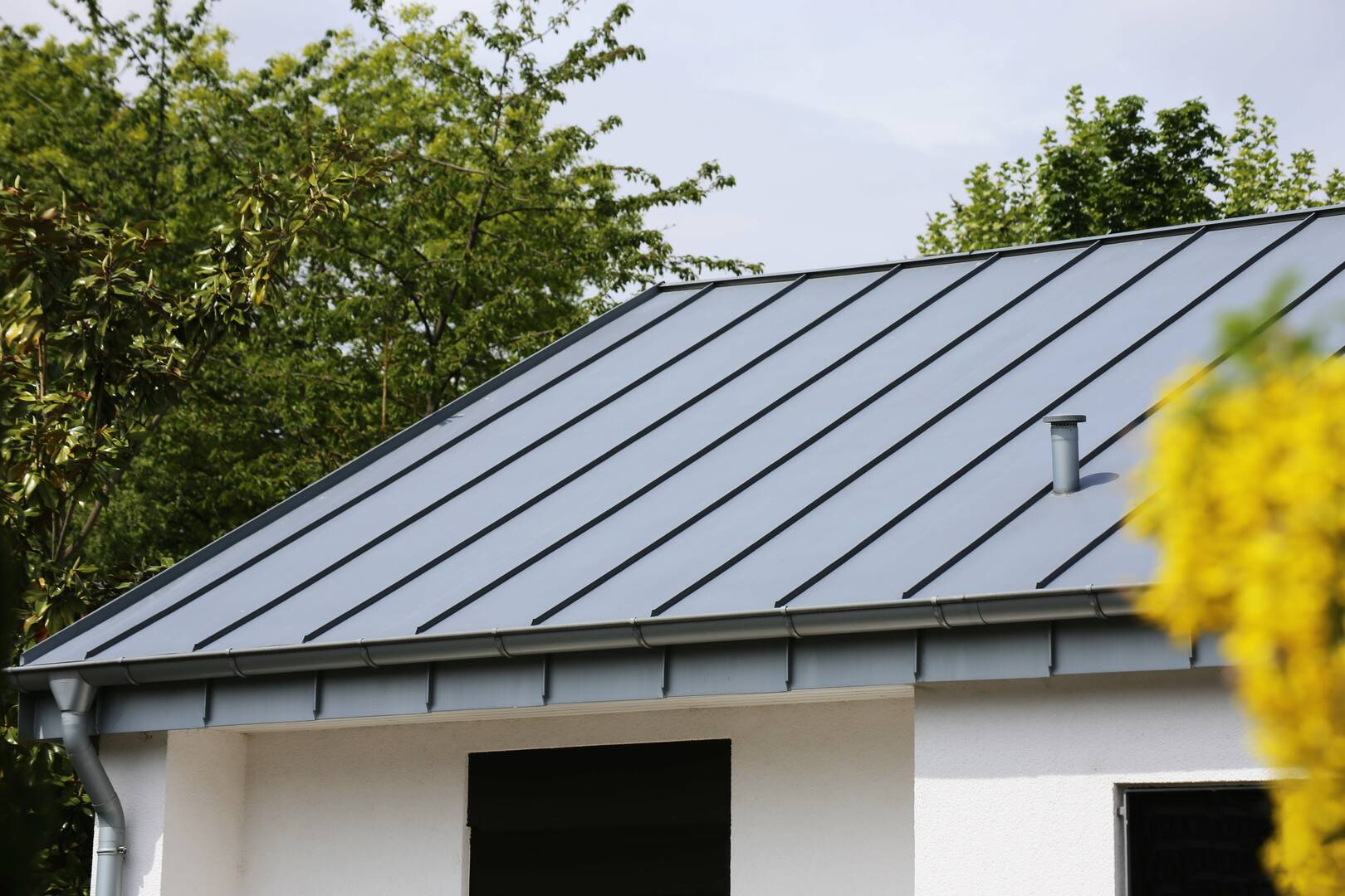 Valhalla Roofing logo